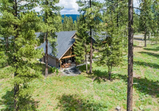 Photo 3 of Single family home for sale at 1131 Domerie Park Loop, Cle Elum, WA 98922 | MLS# NWM2526317 | Listing updated on 2026-09-21