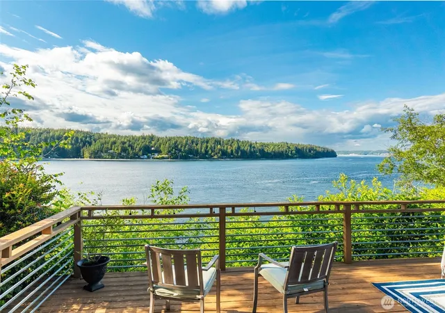 Photo 1 of Sale Pending at 2812 Fishtrap Rd Ne, Olympia, WA 98506 | MLS# NWM2526374 | Listing updated on 2026-09-21
