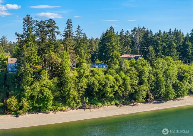 Photo 3 of Sale Pending at 2812 Fishtrap Rd NE, Olympia, WA 98506 | MLS# NWM2526374 | Listing updated on 2026-09-21