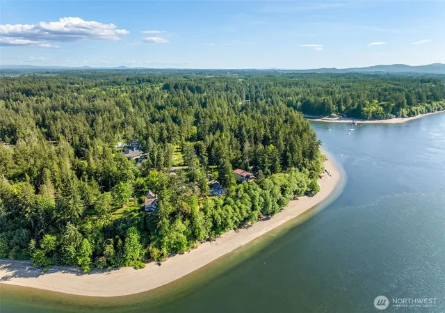 Photo 4 of Sale Pending at 2812 Fishtrap Rd NE, Olympia, WA 98506 | MLS# NWM2526374 | Listing updated on 2026-09-21
