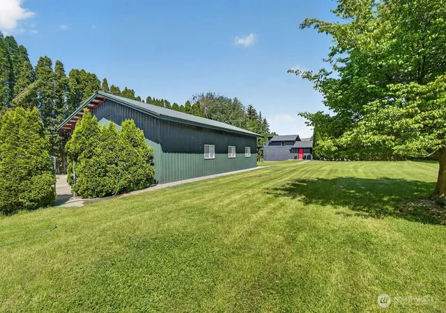 Photo 3 of Sale Pending at 92 S Stark Ave, East Wenatchee, WA 98802 | MLS# NWM2526403 | Listing updated on 2026-09-25
