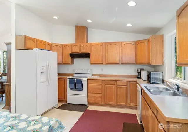 Photo 4 of Single family home for sale at 77 Chickadee Ln, Quilcene, WA 98376 | MLS# NWM2526428 | Listing updated on 2026-09-21