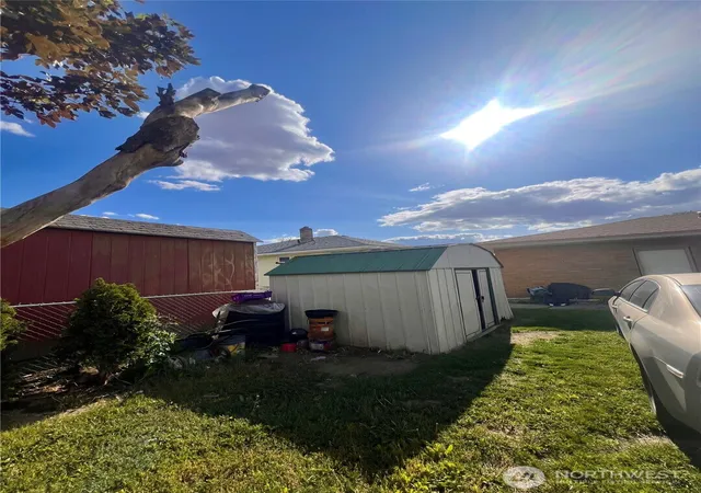 Photo 12 of Single family home for sale at 426 S Almira Ave, Connell, WA 99326 | MLS# NWM2526459 | Listing updated on 2026-09-21