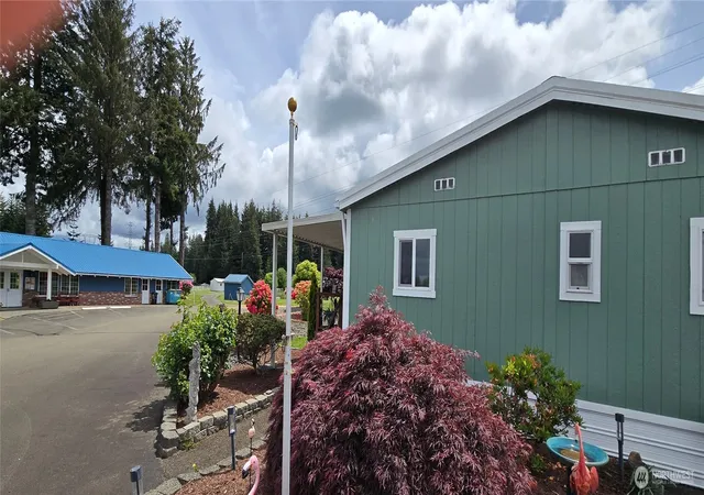 Photo 3 of Manufactured home for sale at 57 Clemons Rd #3, Montesano, WA 98563 | MLS# NWM2526511 | Listing updated on 2026-09-23