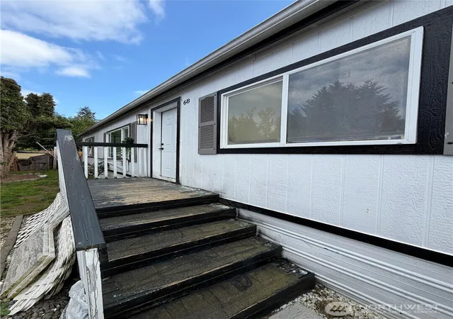 Photo 3 of Manufactured home for sale at 602 29th Street Se #68, Auburn, WA 98002 | MLS# NWM2526602 | Listing updated on 2026-09-21