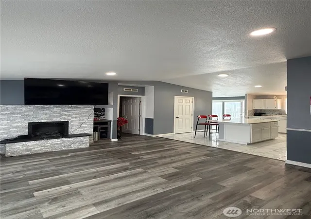Photo 4 of Manufactured home for sale at 602 29th Street SE #68, Auburn, WA 98002 | MLS# NWM2526602 | Listing updated on 2026-09-21