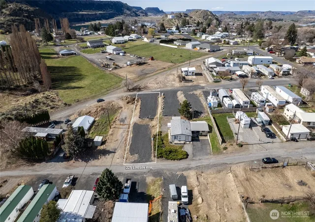 Photo 1 of Land for sale at 225 Lincoln Ave, Electric City, WA 99123 | MLS# NWM2526631 | Listing updated on 2026-09-21