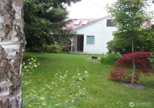 Photo 2 of Single family home for sale at 9404 A St, Tacoma, WA 98444 | MLS# NWM2526645 | Listing updated on 2026-10-01