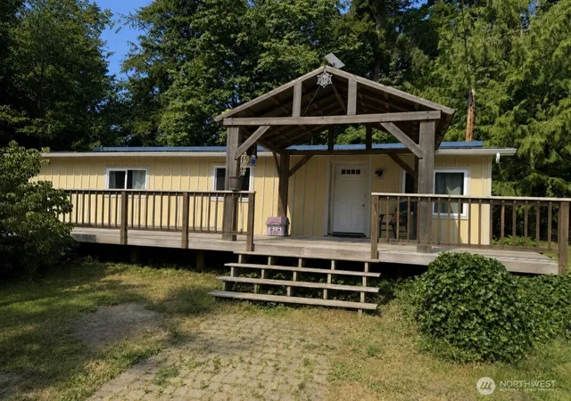 Photo 2 of Manufactured home for sale at 351 Evergreen Park Rd, Camano Island, WA 98282 | MLS# NWM2526742 | Listing updated on 2026-09-21