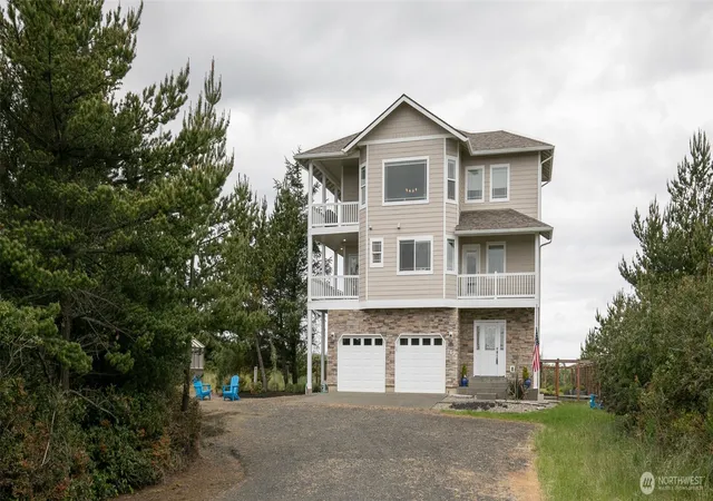 Photo 2 of Single family home for sale at 769 S Sand Dune Ave Sw, Ocean Shores, WA 98569 | MLS# NWM2526752 | Listing updated on 2026-09-21