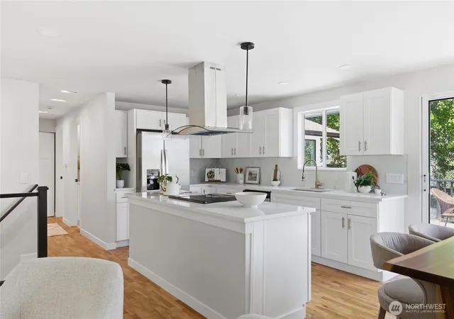 Photo 3 of Single family home for sale at 2830 23rd Avenue W, Seattle, WA 98199 | MLS# NWM2526768 | Listing updated on 2026-09-28
