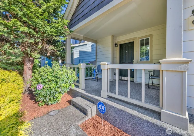 Photo 3 of Townhouse for sale at 6048 Park St E, Fife, WA 98424 | MLS# NWM2526783 | Listing updated on 2026-10-01