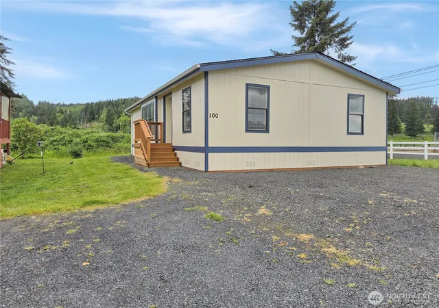 Photo 2 of Sale Pending at 100 Heidger Ln, Centralia, WA 98531 | MLS# NWM2526797 | Listing updated on 2026-09-20
