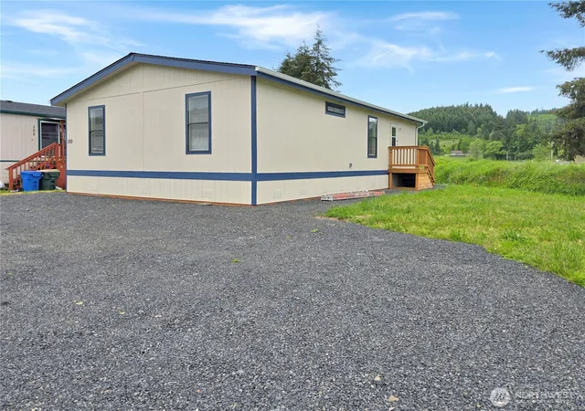 Photo 3 of Sale Pending at 100 Heidger Ln, Centralia, WA 98531 | MLS# NWM2526797 | Listing updated on 2026-09-20