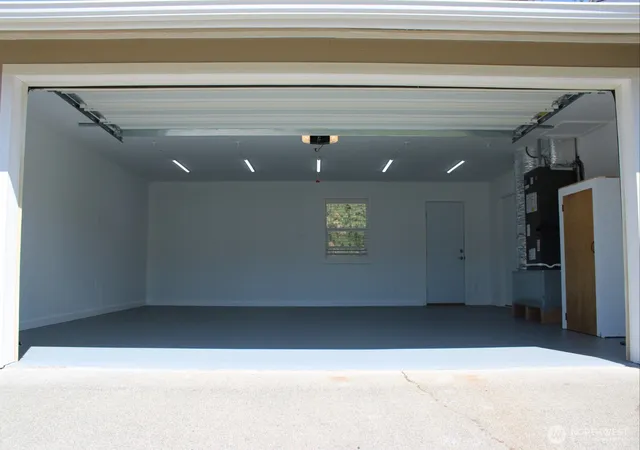 Photo 2 of Single family home for sale at 2 Oakes Dr, Tonasket, WA 98855 | MLS# NWM2526815 | Listing updated on 2026-09-21