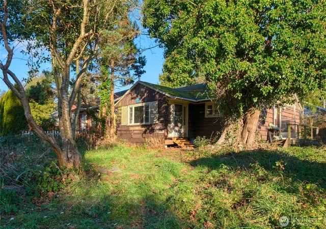 Photo 1 of Sale Pending at 634 S Beach Rd, Point Roberts, WA 98281 | MLS# NWM2526838 | Listing updated on 2026-09-25