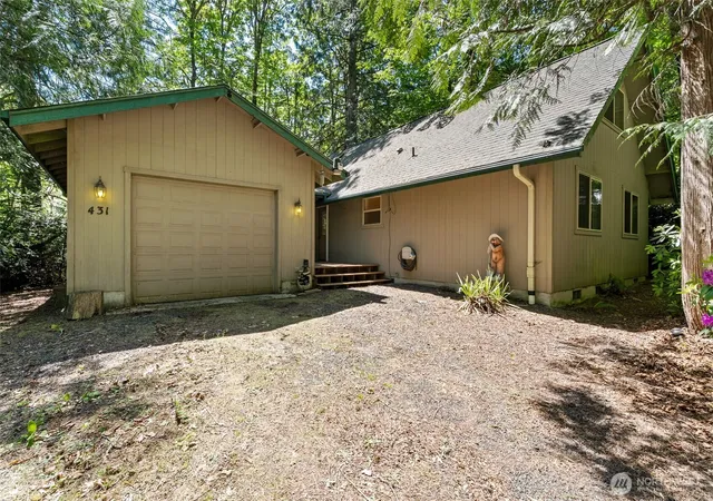 Photo 1 of Single family home for sale at 431 E Pointes Dr, Shelton, WA 98584 | MLS# NWM2526841 | Listing updated on 2026-09-21