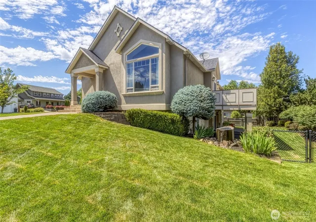 Photo 1 of Single family home for sale at 10 Wolf Frk Pl, Walla Walla, WA 99362 | MLS# NWM2526879 | Listing updated on 2026-09-21