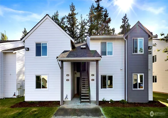 Photo 3 of Condo for sale at 4229 Wintergreen Cir #148, Bellingham, WA 98226 | MLS# NWM2526910 | Listing updated on 2026-09-26