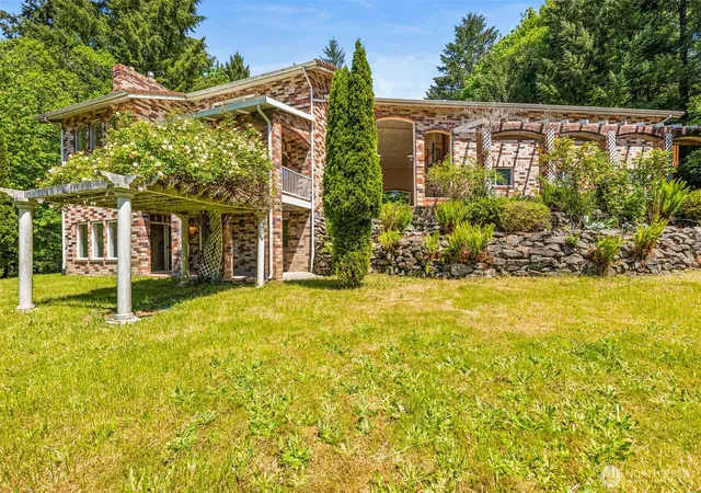 Photo 2 of Single family home for sale at 5420 Hawks Prairie Rd Ne, Olympia, WA 98516 | MLS# NWM2526911 | Listing updated on 2026-09-21