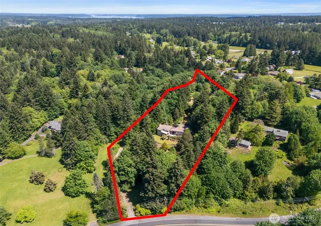 Photo 3 of Single family home for sale at 5420 Hawks Prairie Rd NE, Olympia, WA 98516 | MLS# NWM2526911 | Listing updated on 2026-09-21