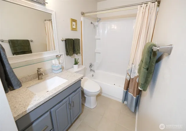 Photo 4 of Condo for sale at 4823 180th Street SW #H-204, Lynnwood, WA 98037 | MLS# NWM2526914 | Listing updated on 2026-09-21