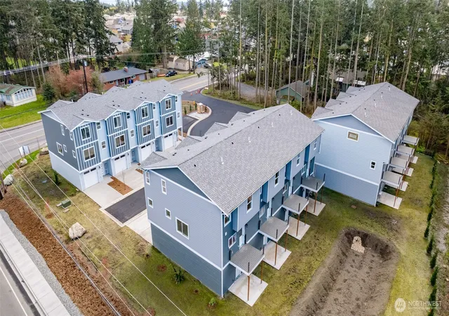 Photo 3 of Townhouse for sale at 945 NW Heller St #C3, Oak Harbor, WA 98277 | MLS# NWM2526916 | Listing updated on 2026-09-29