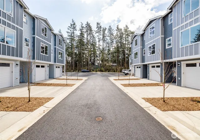 Photo 3 of Townhouse for sale at 945 NW Heller St #A2, Oak Harbor, WA 98277 | MLS# NWM2526933 | Listing updated on 2026-09-29