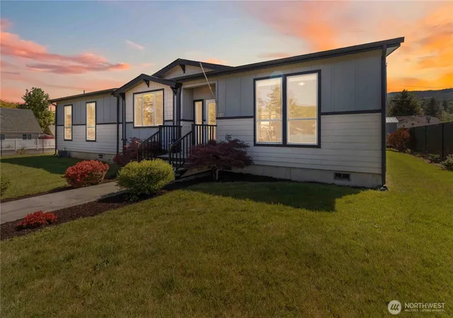 Photo 1 of Manufactured home for sale at 414 Jackson St, Ryderwood, WA 98581 | MLS# NWM2526957 | Listing updated on 2026-09-21