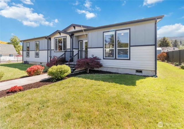 Photo 2 of Manufactured home for sale at 414 Jackson St, Ryderwood, WA 98581 | MLS# NWM2526957 | Listing updated on 2026-09-21