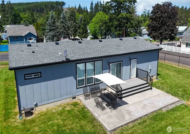 Photo 3 of Manufactured home for sale at 414 Jackson St, Ryderwood, WA 98581 | MLS# NWM2526957 | Listing updated on 2026-09-21