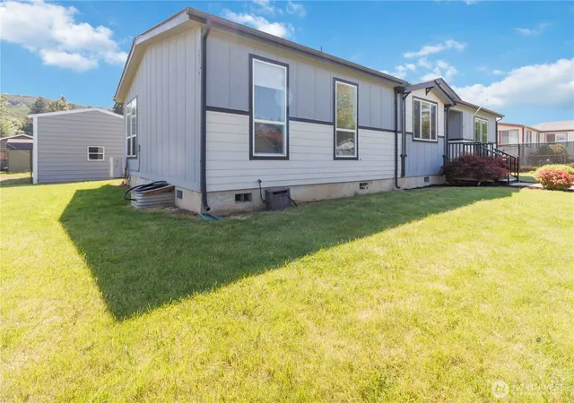 Photo 4 of Manufactured home for sale at 414 Jackson St, Ryderwood, WA 98581 | MLS# NWM2526957 | Listing updated on 2026-09-21