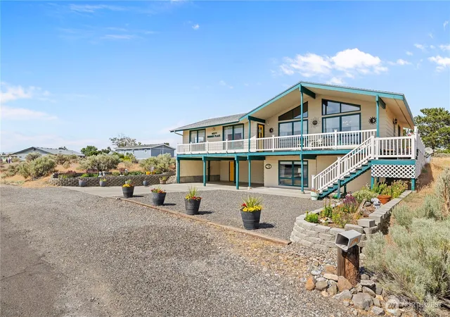Photo 3 of Single family home for sale at 407 Summer Pl S, Mattawa, WA 99349 | MLS# NWM2527008 | Listing updated on 2026-10-02