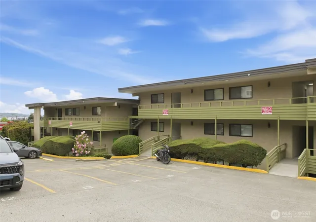 Photo 1 of Sale Pending at 2820 15th Avenue W, Seattle, WA 98119 | MLS# NWM2527028 | Listing updated on 2026-09-25