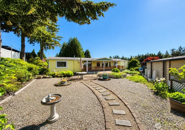 Photo 3 of Manufactured home for sale at 2500 S 370th Street #184, Federal Way, WA 98003 | MLS# NWM2527031 | Listing updated on 2026-09-30
