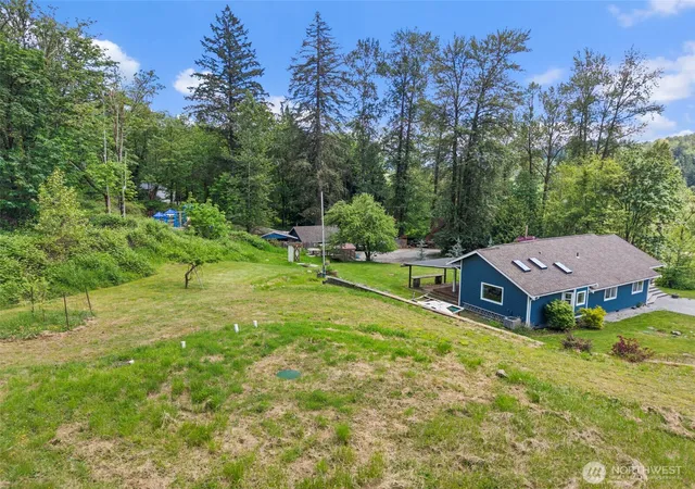 Photo 2 of Sale Pending at 17210 Se May Valley Rd, Renton, WA 98059 | MLS# NWM2527038 | Listing updated on 2026-08-11