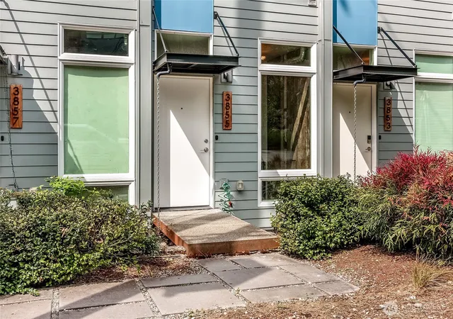 Photo 3 of Townhouse for sale at 3855 21st Avenue SW, Seattle, WA 98106 | MLS# NWM2527041 | Listing updated on 2026-09-30