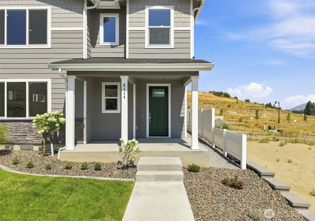 Single family home for sale at 2114 Plumridge Ct, Wenatchee, WA 98801 | MLS# NWM2527061