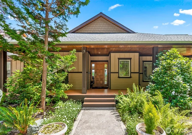 Photo 4 of Single family home for sale at 23738 Carlson Pl, Mount Vernon, WA 98274 | MLS# NWM2527066 | Listing updated on 2026-09-21