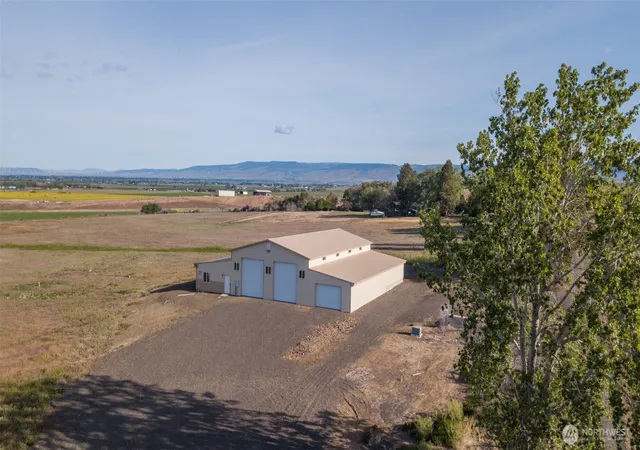 Photo 2 of Single family home for sale at 11335 Vantage Hwy, Ellensburg, WA 98926 | MLS# NWM2527083 | Listing updated on 2026-09-21