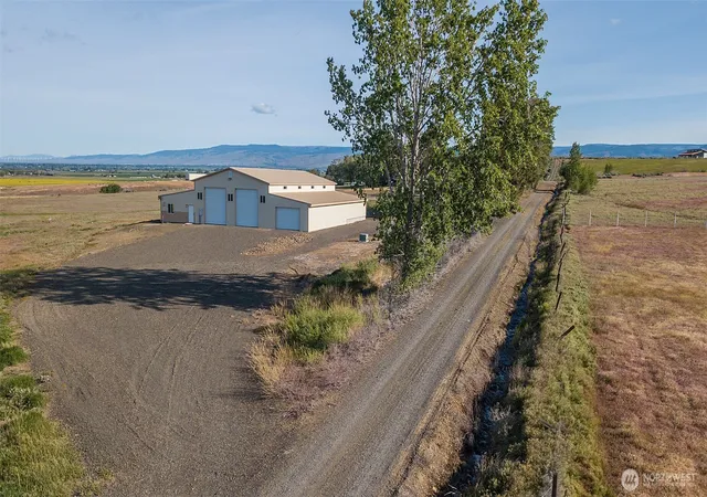 Photo 3 of Single family home for sale at 11335 Vantage Hwy, Ellensburg, WA 98926 | MLS# NWM2527083 | Listing updated on 2026-09-21