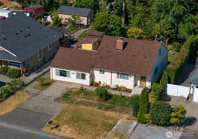 Photo 1 of Sale Pending at 25033 20th Avenue S, Des Moines, WA 98198 | MLS# NWM2527091 | Listing updated on 2026-07-31