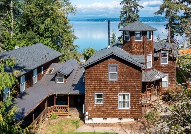 Photo 1 of Single family home for sale at 2681 S E Camano Dr, Camano Island, WA 98282 | MLS# NWM2527101 | Listing updated on 2026-09-21