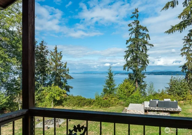 Photo 3 of Single family home for sale at 2681 S E Camano Dr, Camano Island, WA 98282 | MLS# NWM2527101 | Listing updated on 2026-09-21