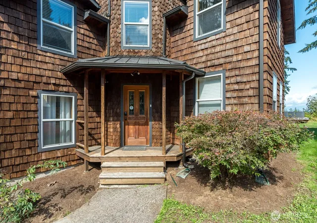 Photo 3 of Single family home for sale at 2681 S E Camano Dr, Camano Island, WA 98282 | MLS# NWM2527101 | Listing updated on 2026-09-21