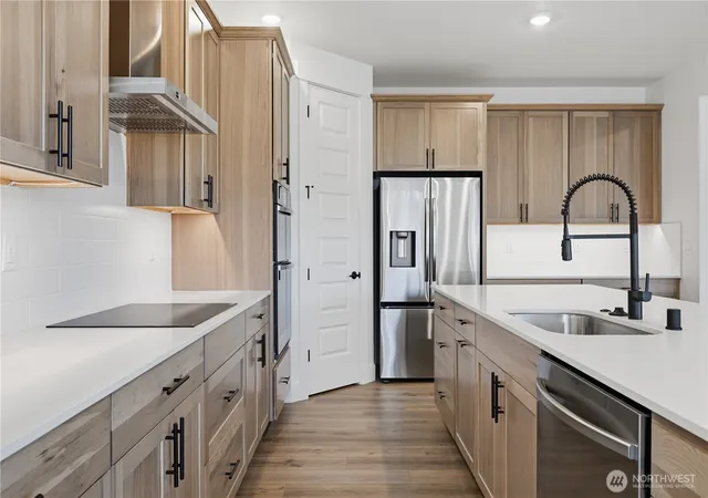 Photo 2 of Sale Pending at 32069 Myrtle Ave Se, Black Diamond, WA 98010 | MLS# NWM2527180 | Listing updated on 2026-09-25