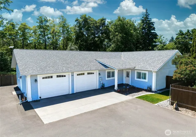 Photo 3 of Single family home for sale at 724 Juniper St, Walla Walla, WA 99362 | MLS# NWM2527202 | Listing updated on 2026-10-01