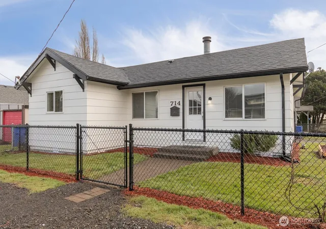 Photo 1 of Single family home for sale at 714 S 7th Avenue, Kelso, WA 98626 | MLS# NWM2527225 | Listing updated on 2026-09-21