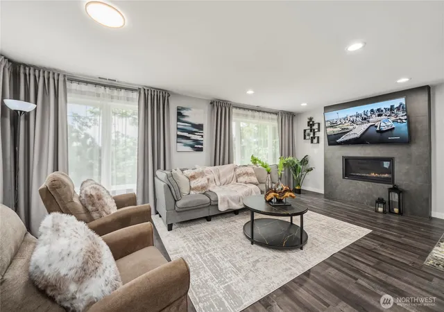 Photo 4 of Sale Pending at 5643 16th Avenue SW, Seattle, WA 98106 | MLS# NWM2527228 | Listing updated on 2026-09-25