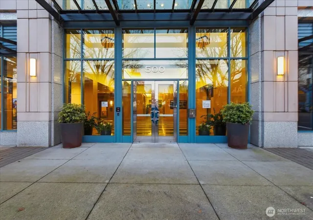 Photo 3 of Sale Pending at 500 Broadway St #603, Vancouver, WA 98660 | MLS# NWM2527263 | Listing updated on 2026-09-30